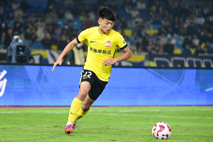 开云棋牌官网下载地址-媒体人：杨希加盟上海海港已成定局，加盟深圳的传闻太不靠谱